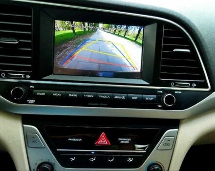 Черный Хендай Элантра, объемом двигателя 2 л и пробегом 110 тыс. км за 10700 $, фото 4 на Automoto.ua