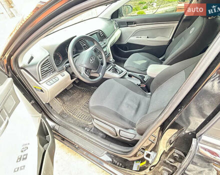 Чорний Хендай Елантра, об'ємом двигуна 2 л та пробігом 150 тис. км за 11200 $, фото 6 на Automoto.ua