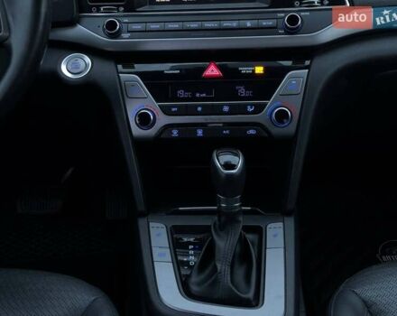 Хендай Элантра 2016 в Харькове на Automoto.ua Черный Хендай Элантра, объемом двигателя 2 л и пробегом 151 тыс. км за 12800 $, фото 32 на Automoto.ua