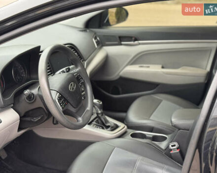 Черный Хендай Элантра, объемом двигателя 1.8 л и пробегом 90 тыс. км за 12000 $, фото 8 на Automoto.ua