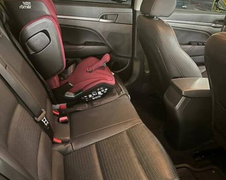 Черный Хендай Элантра, объемом двигателя 2 л и пробегом 99 тыс. км за 13000 $, фото 6 на Automoto.ua