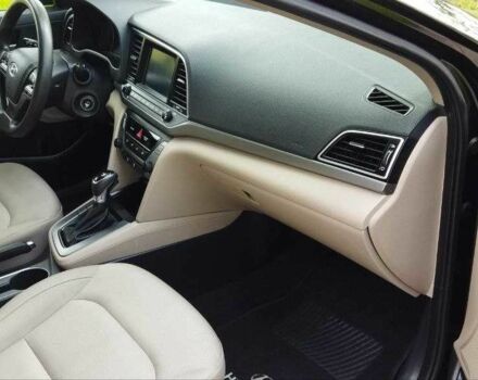 Черный Хендай Элантра, объемом двигателя 2 л и пробегом 110 тыс. км за 10700 $, фото 6 на Automoto.ua