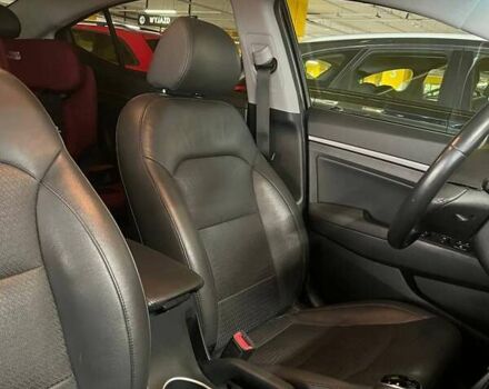 Черный Хендай Элантра, объемом двигателя 2 л и пробегом 99 тыс. км за 13000 $, фото 12 на Automoto.ua