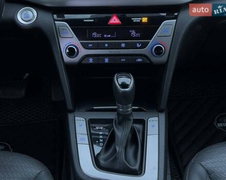 Хендай Элантра 2016 в Харькове на Automoto.ua Черный Хендай Элантра, объемом двигателя 2 л и пробегом 151 тыс. км за 12800 $, фото 36 на Automoto.ua