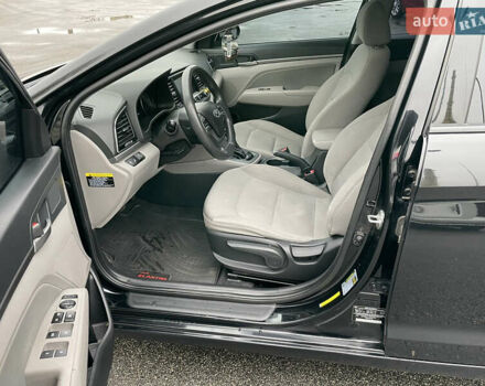 Чорний Хендай Елантра, об'ємом двигуна 2 л та пробігом 159 тис. км за 9600 $, фото 6 на Automoto.ua