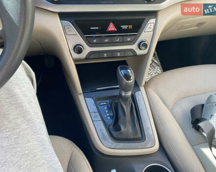 Черный Хендай Элантра, объемом двигателя 2 л и пробегом 56 тыс. км за 14000 $, фото 10 на Automoto.ua