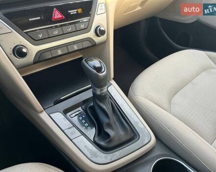 Чорний Хендай Елантра, об'ємом двигуна 2 л та пробігом 98 тис. км за 13990 $, фото 25 на Automoto.ua