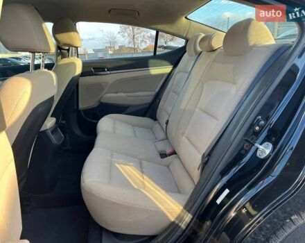 Чорний Хендай Елантра, об'ємом двигуна 2 л та пробігом 98 тис. км за 13990 $, фото 8 на Automoto.ua