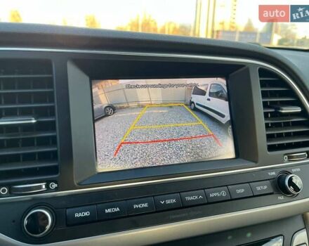 Чорний Хендай Елантра, об'ємом двигуна 2 л та пробігом 98 тис. км за 13990 $, фото 23 на Automoto.ua