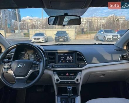 Чорний Хендай Елантра, об'ємом двигуна 2 л та пробігом 98 тис. км за 13990 $, фото 11 на Automoto.ua