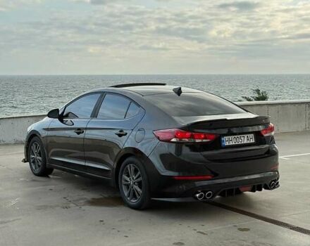 Черный Хендай Элантра, объемом двигателя 2 л и пробегом 160 тыс. км за 10900 $, фото 6 на Automoto.ua