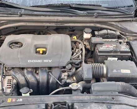 Черный Хендай Элантра, объемом двигателя 2 л и пробегом 75 тыс. км за 12500 $, фото 6 на Automoto.ua