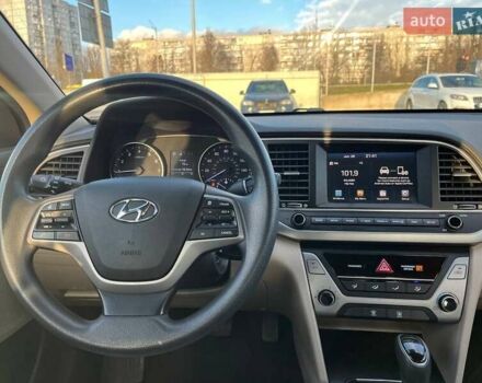 Чорний Хендай Елантра, об'ємом двигуна 2 л та пробігом 98 тис. км за 13990 $, фото 12 на Automoto.ua