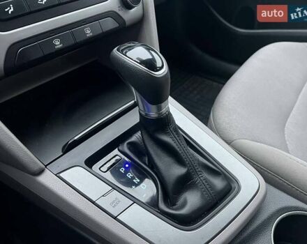 Черный Хендай Элантра, объемом двигателя 2 л и пробегом 138 тыс. км за 11990 $, фото 26 на Automoto.ua