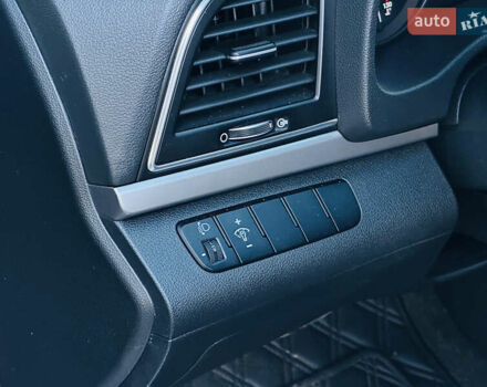 Чорний Хендай Елантра, об'ємом двигуна 1.6 л та пробігом 150 тис. км за 10700 $, фото 33 на Automoto.ua