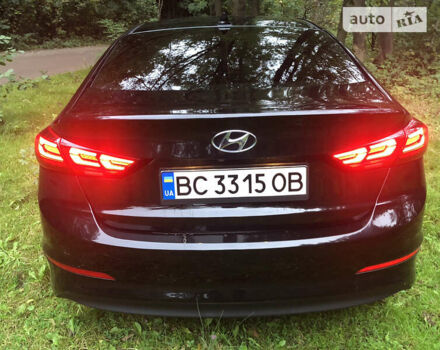Черный Хендай Элантра, объемом двигателя 2 л и пробегом 120 тыс. км за 13700 $, фото 5 на Automoto.ua