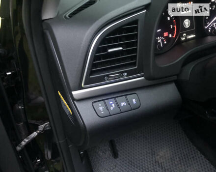 Черный Хендай Элантра, объемом двигателя 2 л и пробегом 120 тыс. км за 13700 $, фото 9 на Automoto.ua