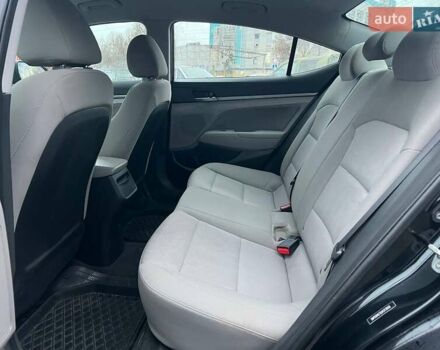 Черный Хендай Элантра, объемом двигателя 2 л и пробегом 138 тыс. км за 11990 $, фото 11 на Automoto.ua