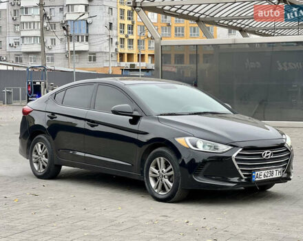 Черный Хендай Элантра, объемом двигателя 2 л и пробегом 125 тыс. км за 9300 $, фото 2 на Automoto.ua