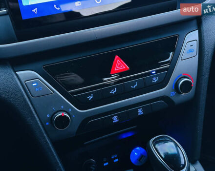 Чорний Хендай Елантра, об'ємом двигуна 1.6 л та пробігом 150 тис. км за 10700 $, фото 34 на Automoto.ua