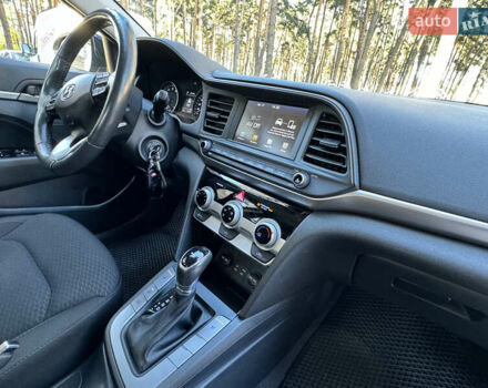 Чорний Хендай Елантра, об'ємом двигуна 2 л та пробігом 89 тис. км за 14500 $, фото 16 на Automoto.ua