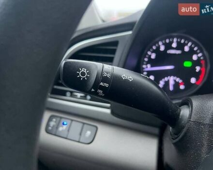 Черный Хендай Элантра, объемом двигателя 2 л и пробегом 138 тыс. км за 11990 $, фото 17 на Automoto.ua