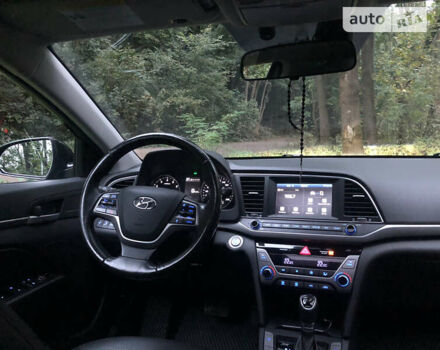 Черный Хендай Элантра, объемом двигателя 2 л и пробегом 120 тыс. км за 13700 $, фото 6 на Automoto.ua