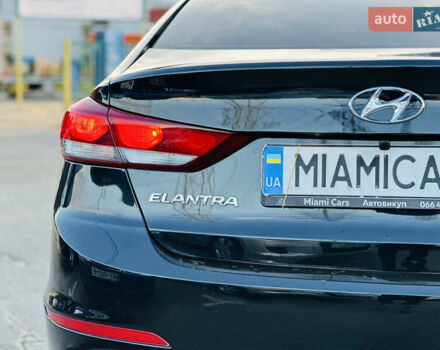 Чорний Хендай Елантра, об'ємом двигуна 1.6 л та пробігом 150 тис. км за 10700 $, фото 5 на Automoto.ua