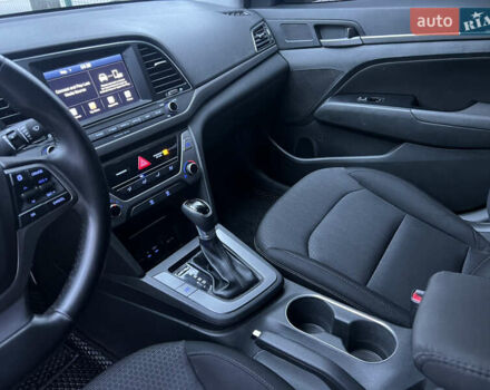 Черный Хендай Элантра, объемом двигателя 2 л и пробегом 125 тыс. км за 9300 $, фото 12 на Automoto.ua