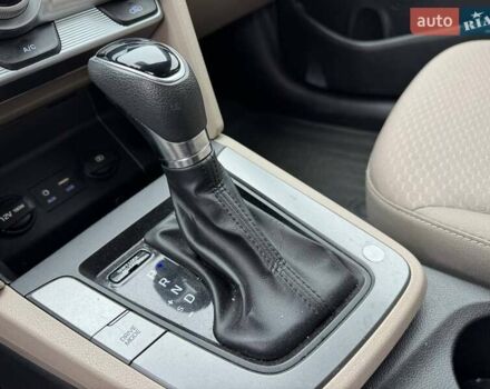 Черный Хендай Элантра, объемом двигателя 2 л и пробегом 139 тыс. км за 13590 $, фото 16 на Automoto.ua