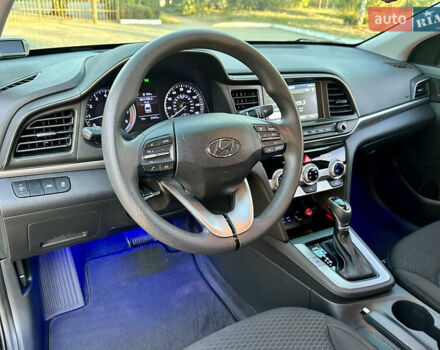 Черный Хендай Элантра, объемом двигателя 2 л и пробегом 46 тыс. км за 14800 $, фото 31 на Automoto.ua