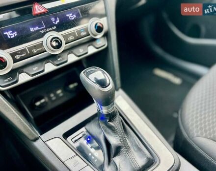 Чорний Хендай Елантра, об'ємом двигуна 2 л та пробігом 166 тис. км за 14300 $, фото 20 на Automoto.ua