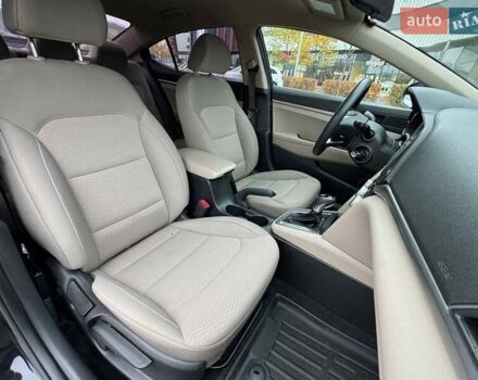 Черный Хендай Элантра, объемом двигателя 2 л и пробегом 139 тыс. км за 13590 $, фото 13 на Automoto.ua