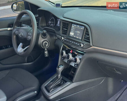 Черный Хендай Элантра, объемом двигателя 2 л и пробегом 46 тыс. км за 14800 $, фото 26 на Automoto.ua