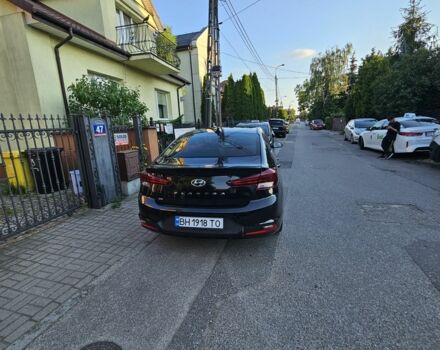Чорний Хендай Елантра, об'ємом двигуна 2 л та пробігом 210 тис. км за 10500 $, фото 3 на Automoto.ua