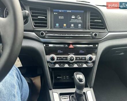 Черный Хендай Элантра, объемом двигателя 2 л и пробегом 75 тыс. км за 14200 $, фото 10 на Automoto.ua