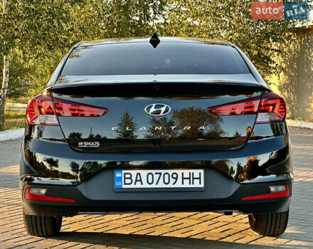 Черный Хендай Элантра, объемом двигателя 2 л и пробегом 46 тыс. км за 14800 $, фото 9 на Automoto.ua