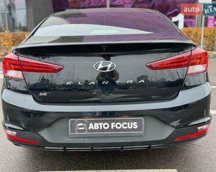 Черный Хендай Элантра, объемом двигателя 2 л и пробегом 139 тыс. км за 13590 $, фото 5 на Automoto.ua