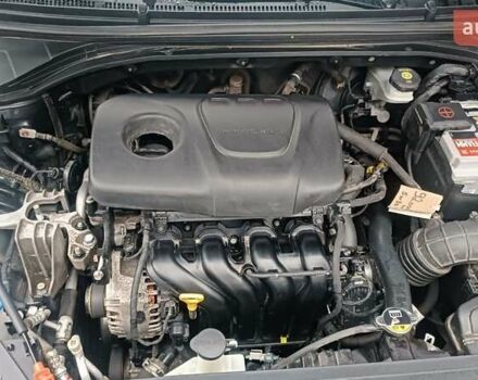 Черный Хендай Элантра, объемом двигателя 1.59 л и пробегом 98 тыс. км за 13800 $, фото 3 на Automoto.ua