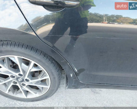 Черный Хендай Элантра, объемом двигателя 2 л и пробегом 85 тыс. км за 2800 $, фото 5 на Automoto.ua