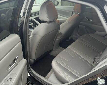 Чорний Хендай Елантра, об'ємом двигуна 2 л та пробігом 130 тис. км за 16500 $, фото 5 на Automoto.ua