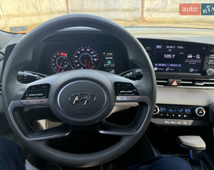 Чорний Хендай Елантра, об'ємом двигуна 2 л та пробігом 159 тис. км за 16700 $, фото 29 на Automoto.ua