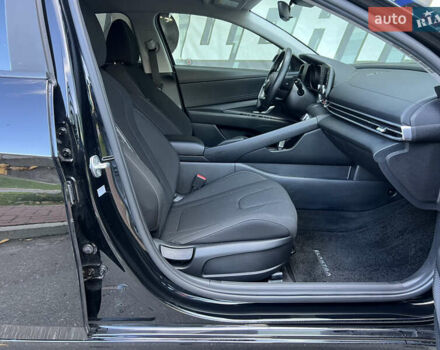 Чорний Хендай Елантра, об'ємом двигуна 2 л та пробігом 90 тис. км за 17500 $, фото 55 на Automoto.ua