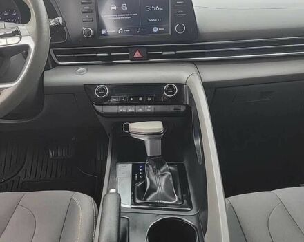 Чорний Хендай Елантра, об'ємом двигуна 2 л та пробігом 25 тис. км за 9000 $, фото 7 на Automoto.ua