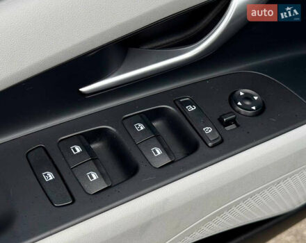 Чорний Хендай Елантра, об'ємом двигуна 1.6 л та пробігом 143 тис. км за 21500 $, фото 19 на Automoto.ua