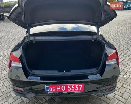 Чорний Хендай Елантра, об'ємом двигуна 2 л та пробігом 126 тис. км за 12700 $, фото 4 на Automoto.ua