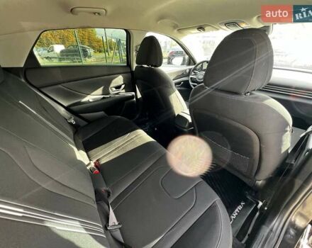 Чорний Хендай Елантра, об'ємом двигуна 2 л та пробігом 126 тис. км за 12700 $, фото 8 на Automoto.ua