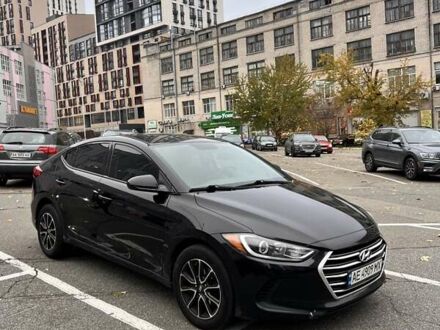 Черный Хендай Элантра, объемом двигателя 2 л и пробегом 202 тыс. км за 9600 $, фото 1 на Automoto.ua