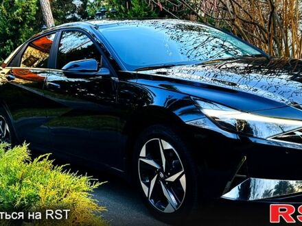 Хендай Елантра 2021 у Києві на Automoto.ua Чорний Хендай Елантра, об'ємом двигуна 2 л та пробігом 55 тис. км за 23750 $, фото 1 на Automoto.ua