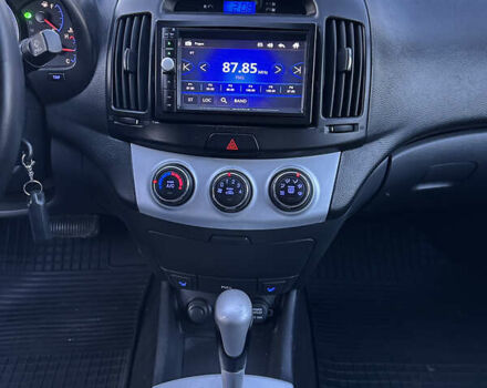 Фіолетовий Хендай Елантра, об'ємом двигуна 1.6 л та пробігом 198 тис. км за 6850 $, фото 32 на Automoto.ua